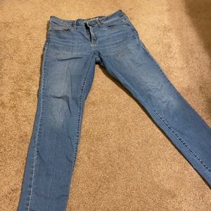 Light wash skinny jeans